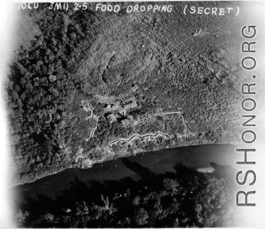 An airdrop of food. 70CU 3MU 205 FOOD DROPPING (SECRET)