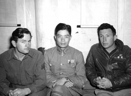 American soldiers pose with Chinese officer at the rally. On the right is Maj Richard D. Day (李察戴), who was commander of 491st Bombardment Squadron's 19th Liaison Squadron from April 26, 1943, to Sept 1944.