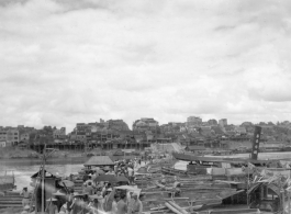 The busy floating bridge at Liuzhou. Looking generally north.